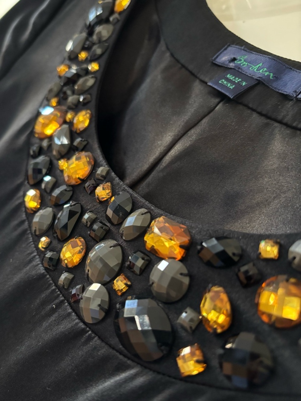 BODEN black silk SHIFT DRESS embellished neckline SHORT SLEEVE size US 6